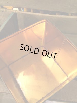 プレッツェルのアドバタイジング物のビンテージ缶