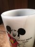 画像2: Mickey Mouse Today Fire King Mug　ビンテージ ディズニー ミッキーマウス ファイヤーキング 9オンス マグカップ ミルクガラス キッチンウェア アメリカ雑貨 ヴィンテージ 80年代 (2)