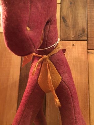 大学のマスコットキャラクター、ビンテージカレッジドール