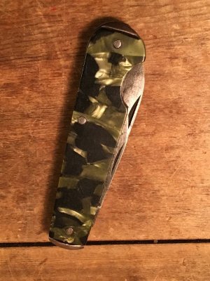 50年代頃の持ち手にシェルが使用されているビンテージポケットナイフ