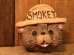 アメリカの森林火災撲滅キャンペーンのPRキャラクター、スモーキーベアの陶器製マグネット