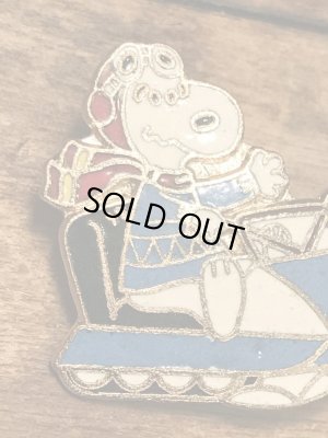 メタル製のスヌーピーのヴィンテージピンバッジ