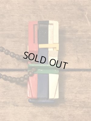 50年代頃の車モチーフのヴィンテージパズルキーチェーン