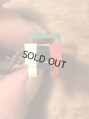 50年代頃の車モチーフのビンテージパズルキーチェーン