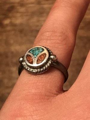 ターコイズのピースマークモチーフのビンテージリング