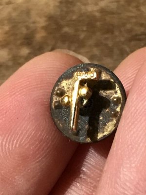 シュライナーの金属製のヴィンテージピンズ