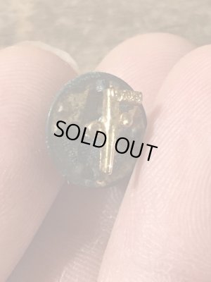 シュライナーの金属製のビンテージピンバッジ