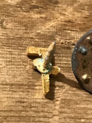 シュライナーの金属製のビンテージピンバッジ