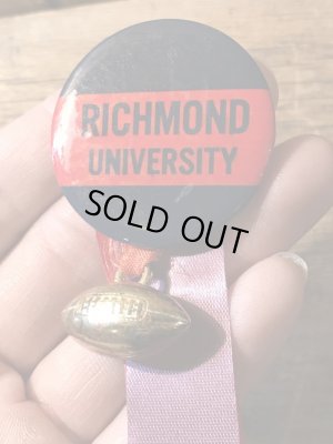 50〜60年代頃のカレッジ物のビンテージ缶バッジ