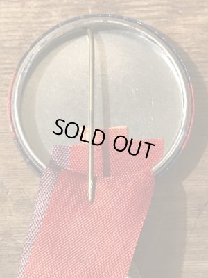 50〜60年代頃のカレッジ物のビンテージ缶バッジ