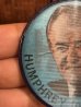 60年代頃のアメリカの副大統領「ヒューバート・H・ハンフリー」のヴィンテージレンチキュラーバッチ