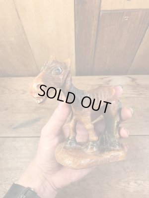 Multi Product Incの馬モチーフのヴィンテージ木彫りの置物