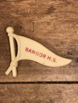 High School “Bangor H.S.” Football Flag Pinbacks 　ハイスクール　ビンテージ　バッジ　フットボール　フラッグ　40〜50年代