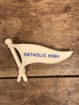 High School “Catholic High” Football Flag Pinbacks 　ハイスクール　ビンテージ　バッジ　フットボール　フラッグ　40〜50年代