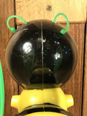 Kusan社製のハチのキャラクターの60’sヴィンテージプルトイ
