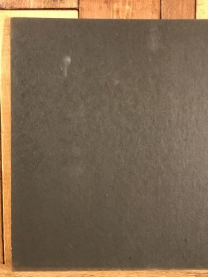 アメリカのお店の注意書きが書かれた70年代ビンテージ看板