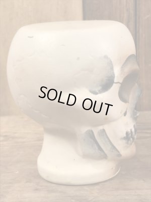 メイドインジャパン製のスカルの50年代ビンテージソルト&ペッパー