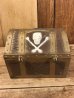 海賊とスカルが付いた宝箱型の50’sヴィンテージ貯金箱