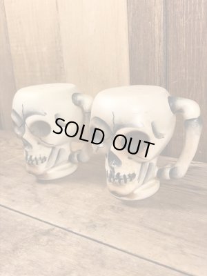 メイドインジャパン製のスカルの50年代ビンテージソルト&ペッパー