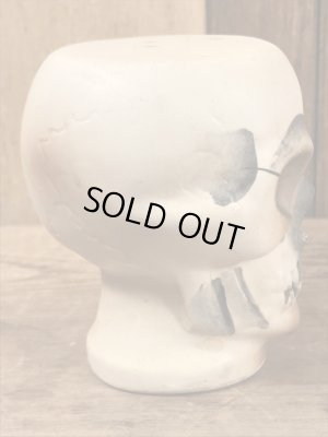 メイドインジャパン製のスカルの50年代ビンテージソルト&ペッパー