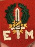 EMと剣が描かれたフェルト製の70〜80’sヴィンテージ刺繡パッチ
