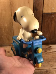 他の写真3: Peanuts Snoopy Friction Wheelie Toy　スヌーピー　ビンテージ　三輪車　トイ　80年代