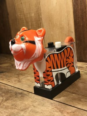 Whirley Industries社製のタイガーの70年代ビンテージソルト&ペッパー