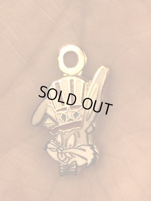 ルーニーテューンズのバッグスバニーの70〜80年代ビンテージメタルチャーム