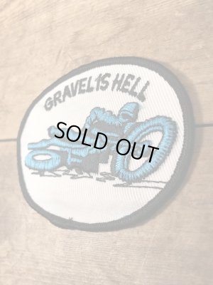 モーターサイクルとGravel Is Hell(砂利は地獄です)のメッセージが書かれた70’s〜ヴィンテージ刺繡パッチ