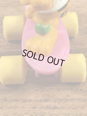 ガーフィールドがスケートボードに乗った80’sヴィンテージPVCフィギュア