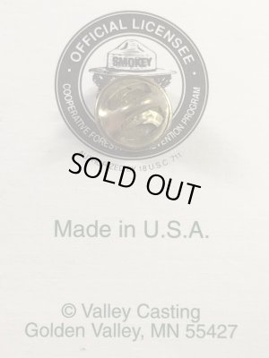 アドバタイジングキャラクターのスモーキーベアの90年代〜ビンテージピンバッジ