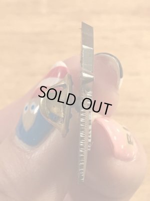 アドバタイジングキャラクターのスモーキーベアの90年代〜ビンテージピンバッジ