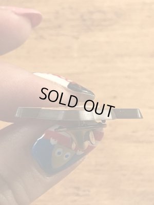 企業キャラクターのスモーキーベアの90’s〜ヴィンテージピンズ