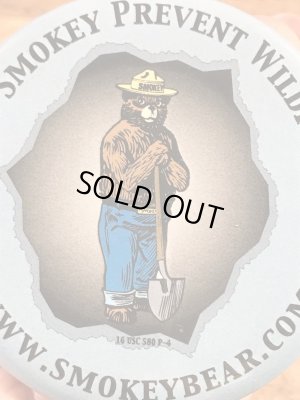 アドバタイジングキャラクターのスモーキーベアの80年代〜ビンテージ缶バッジ