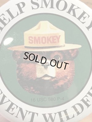 アドバタイジングキャラクターのスモーキーベアの80年代〜ビンテージ缶バッジ