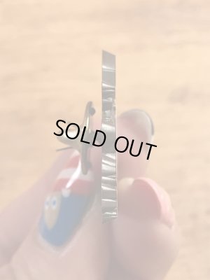 アドバタイジングキャラクターのスモーキーベアの90年代〜ビンテージピンバッジ