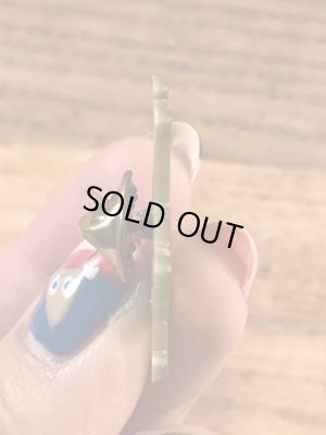 アドバタイジングキャラクターのスモーキーベアの90年代〜ビンテージピンバッジ