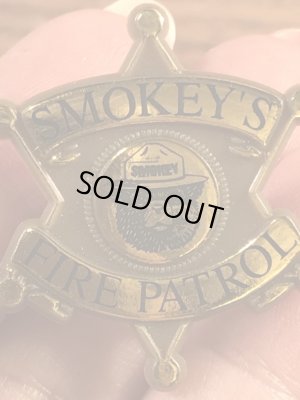 アドバタイジングキャラクターのスモーキーベアの90年代〜ビンテージピンバッジ