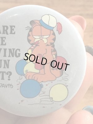 ガーフィールドの金属製のビンテージ缶バッジ