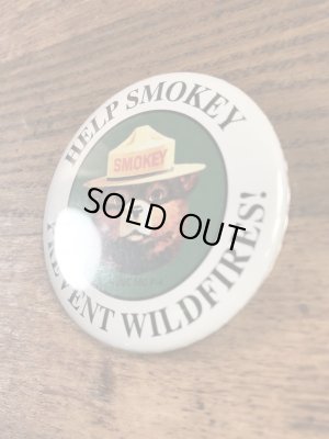 アドバタイジングキャラクターのスモーキーベアの80年代〜ビンテージ缶バッジ