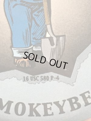 企業キャラクターのスモーキーベアの80’s〜ヴィンテージ缶バッチ