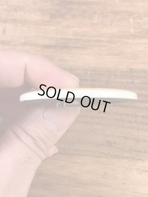 ガーフィールドと親友のクマのぬいぐるみプーキーが描かれた80’sヴィンテージ缶バッチ