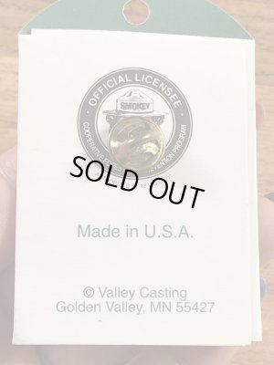 アドバタイジングキャラクターのスモーキーベアの90年代〜ビンテージピンバッジ