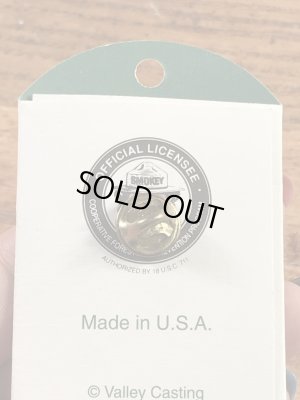 企業キャラクターのスモーキーベアの90’s〜ヴィンテージピンズ