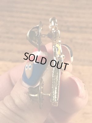 Paws社製のガーフィールドの90年代ビンテージピンバッジ