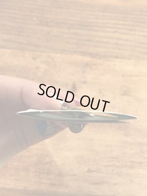 企業キャラクターのスモーキーベアの90’s〜ヴィンテージピンズ