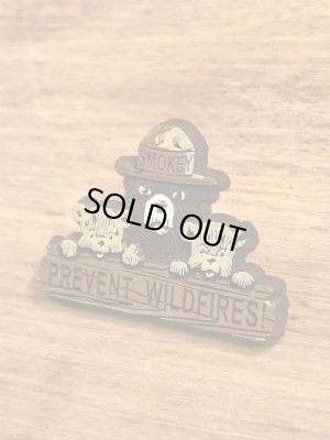 アドバタイジングキャラクターのスモーキーベアの90年代〜ビンテージピンバッジ