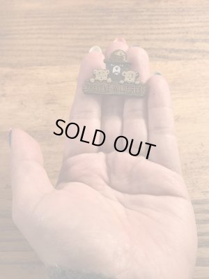 アドバタイジングキャラクターのスモーキーベアの90年代〜ビンテージピンバッジ