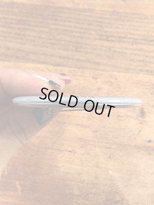 企業キャラクターのスモーキーベアの80’s〜ヴィンテージ缶バッチ