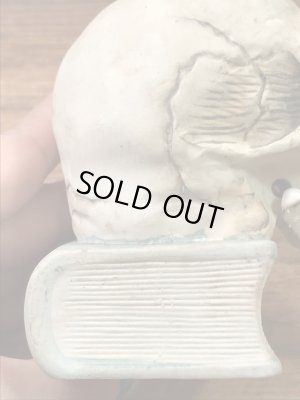 顎がゆらゆら揺れるスカルオンブックの50’sヴィンテージマッチホルダー